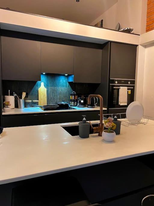 Cityzenretreat - Mezzanine Apartment Sleeps 4 Sheffield City Centre Exteriör bild